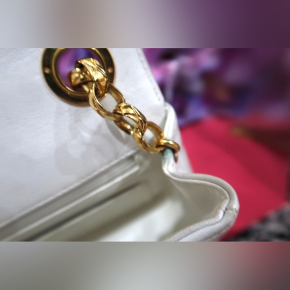 RARE Chanel Mini Lambskin Bag - Picture 15 of 16